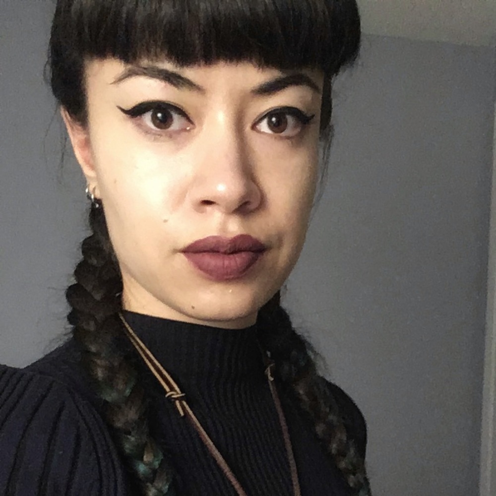 Meet your Posher, Emi